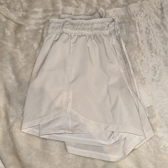NIKE white shorts - Picture 3 of 7